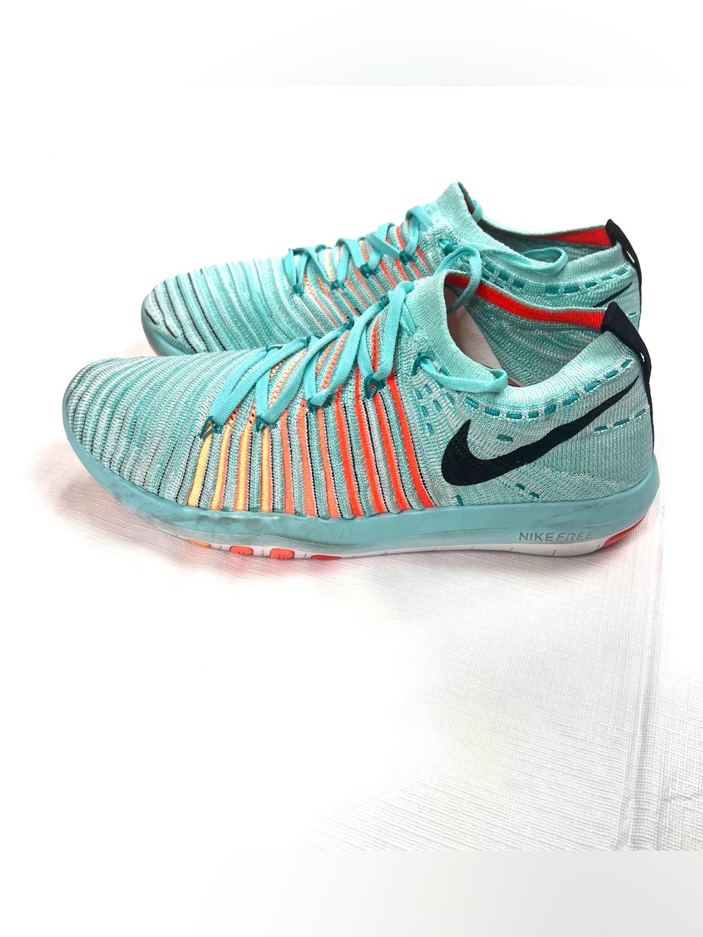 Nike Womens Free Transform Flyknit Sneaker Turquoise Size 7 Running Shoes 833410 - Picture 3 of 10